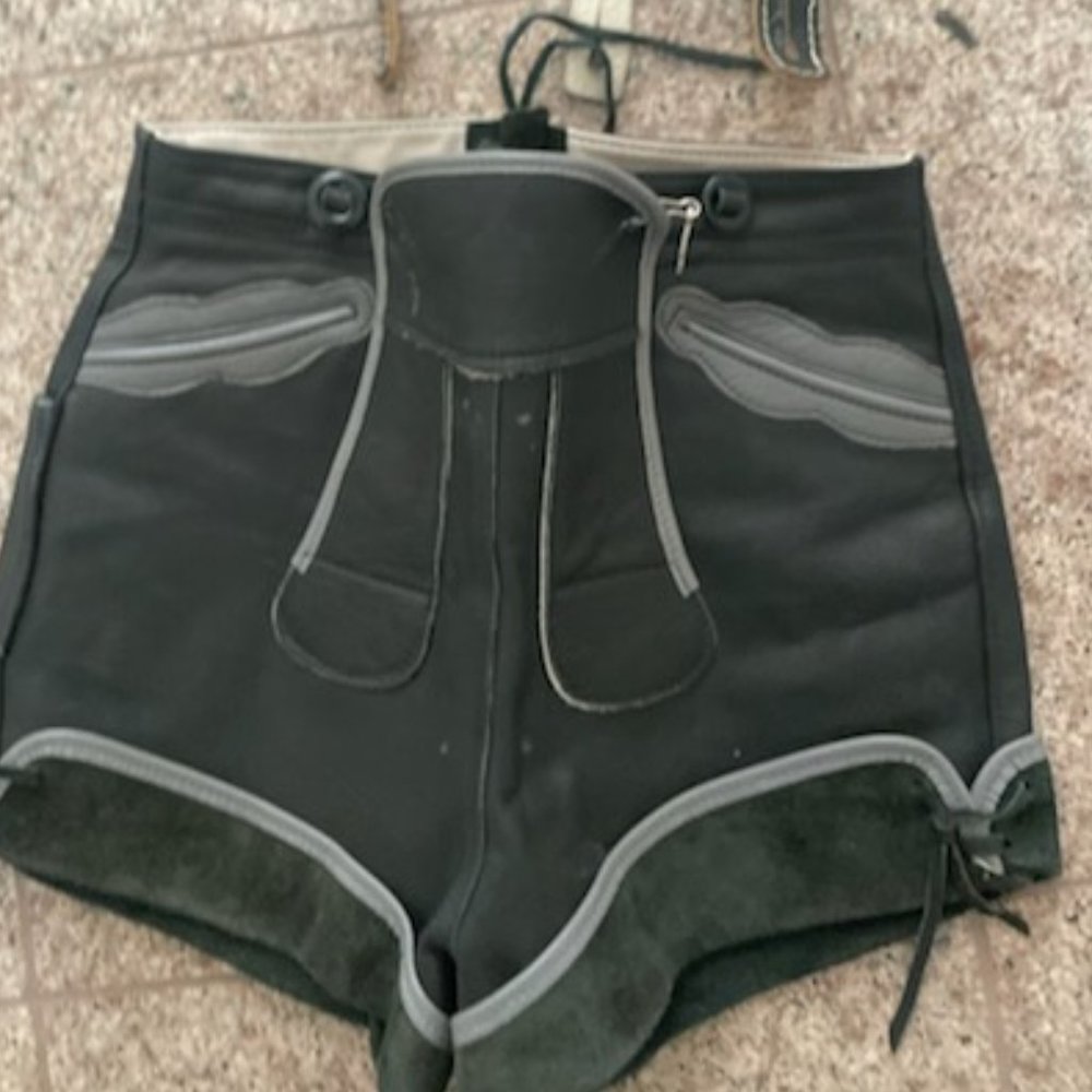 AUTHENTIC LEDERHOSEN